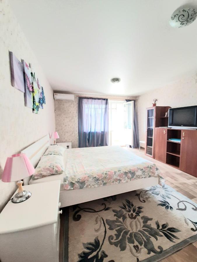 1 Комнатная На Позняках Apartment Kyiv Exterior photo